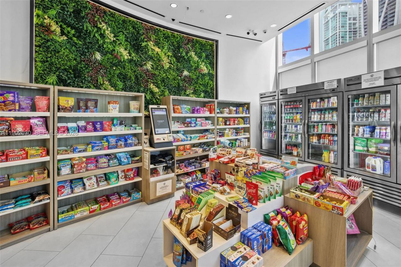 851 NE 1st Ave, Unit 3211, Miami, FL 33132 Photo