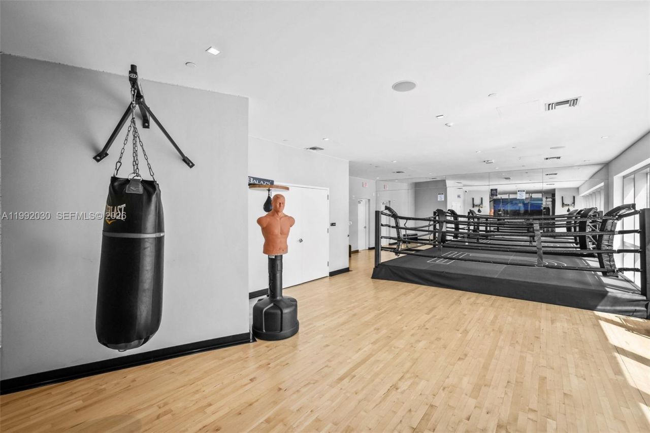 851 NE 1st Ave, Unit 3211, Miami, FL 33132 Photo