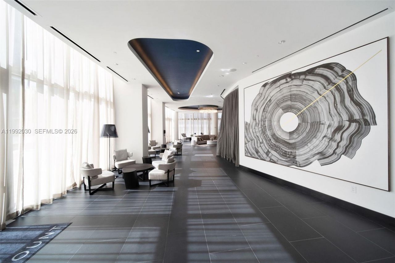 851 NE 1st Ave, Unit 3211, Miami, FL 33132 Photo