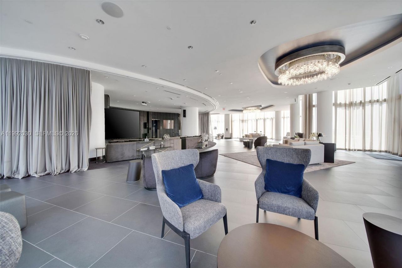 851 NE 1st Ave, Unit 3211, Miami, FL 33132 Photo