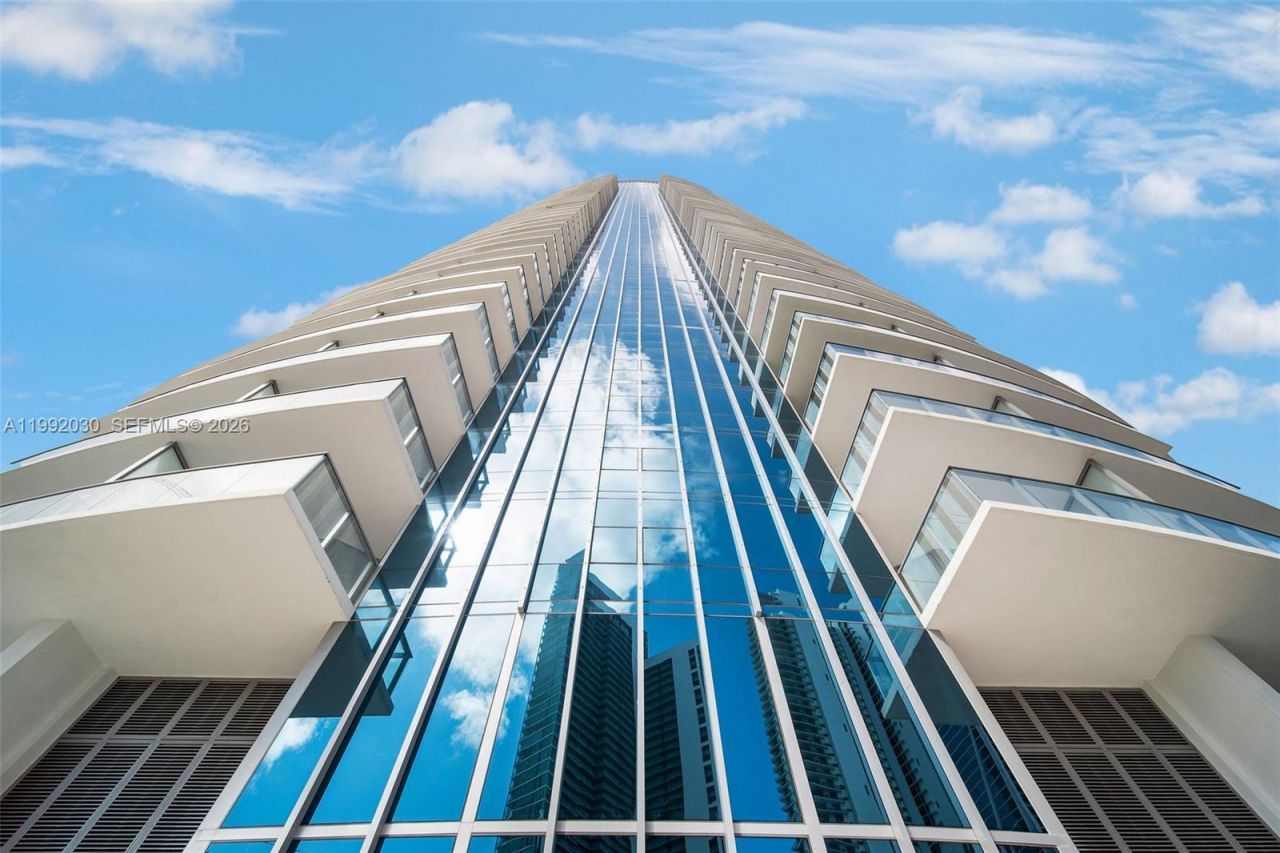 851 NE 1st Ave, Unit 3211, Miami, FL 33132 Photo