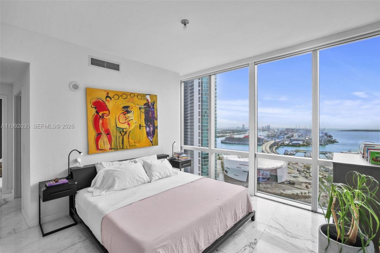 851 NE 1st Ave, Unit 3211, Miami, FL 33132 Photo