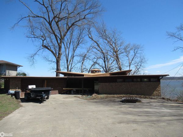 2736 Old Vineyard Road, Keokuk, IA 52632