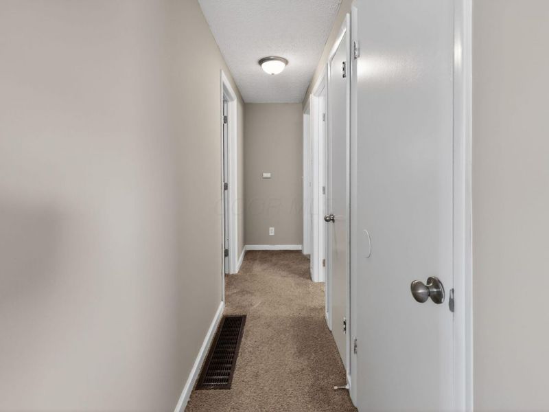 3851 Fairmoor Road , Columbus, OH 43228 Photo 18