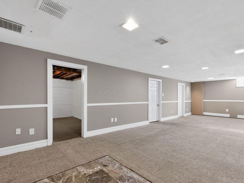 3851 Fairmoor Road , Columbus, OH 43228 Photo 23