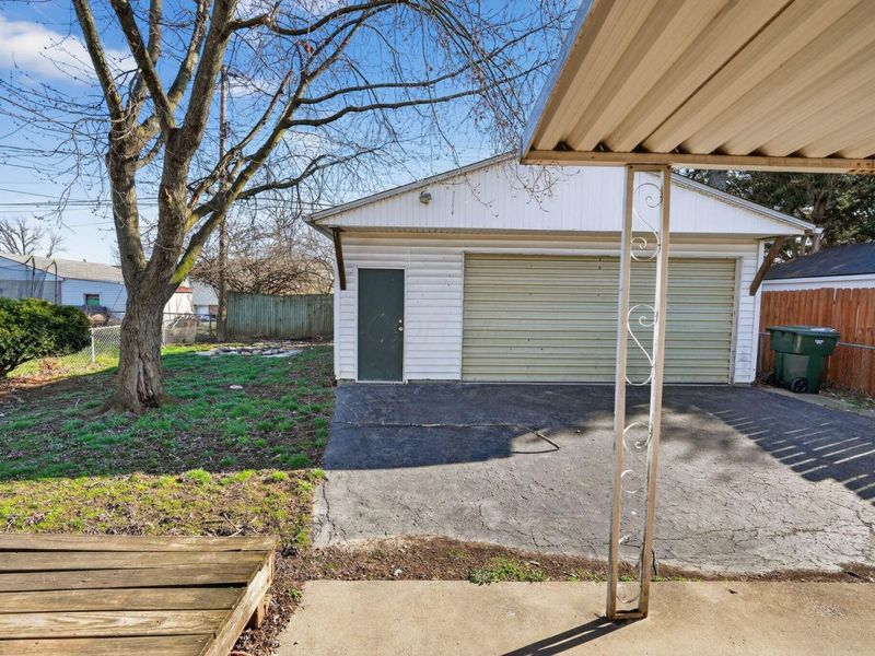 3851 Fairmoor Road , Columbus, OH 43228 Photo 30