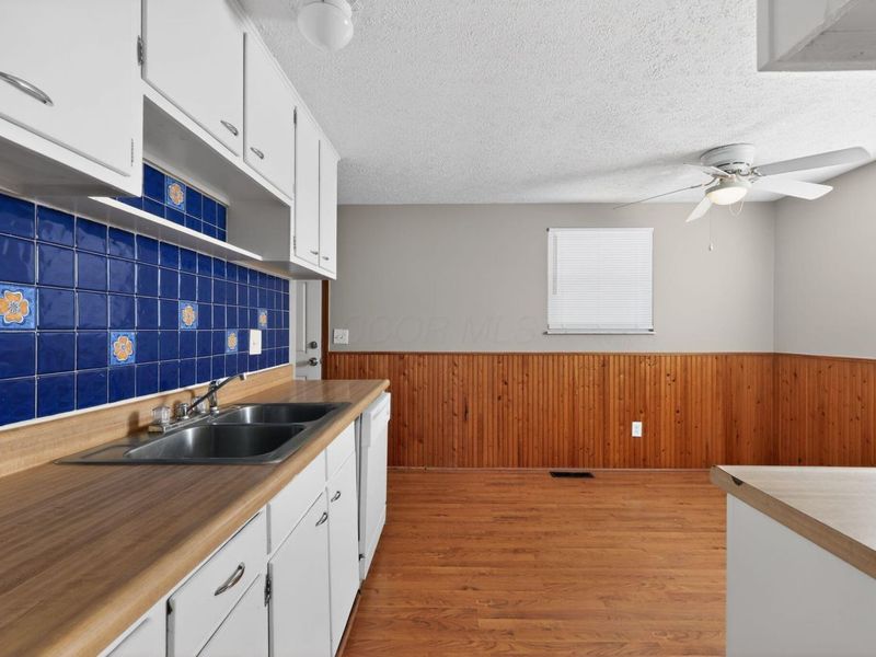 3851 Fairmoor Road , Columbus, OH 43228 Photo 6