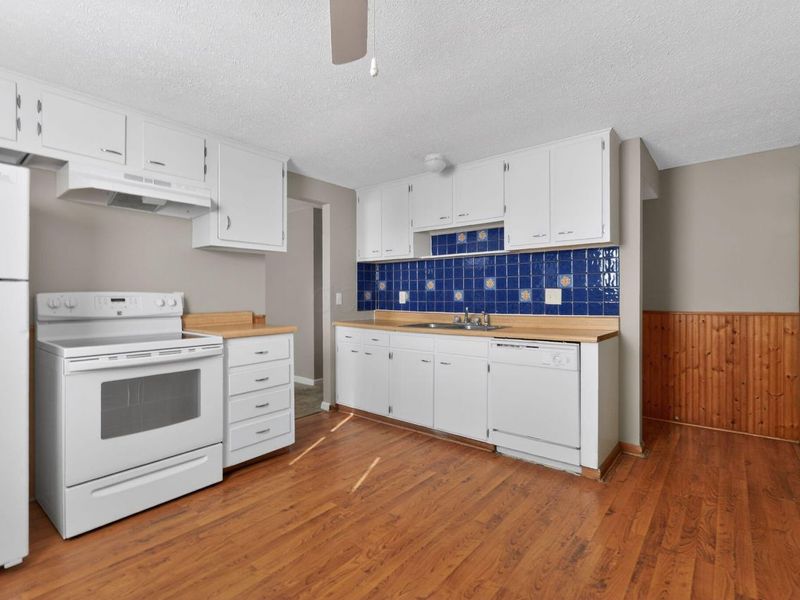 3851 Fairmoor Road , Columbus, OH 43228 Photo 7