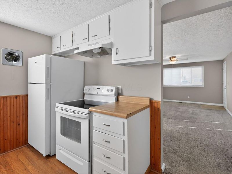 3851 Fairmoor Road , Columbus, OH 43228 Photo 8