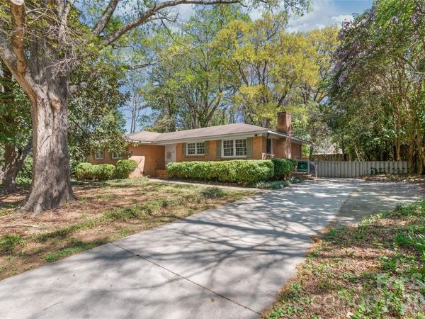 1612 Redcoat Drive, Charlotte, NC 28211