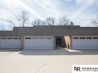 3419 neerpark Drive, Lincoln, NE 68506