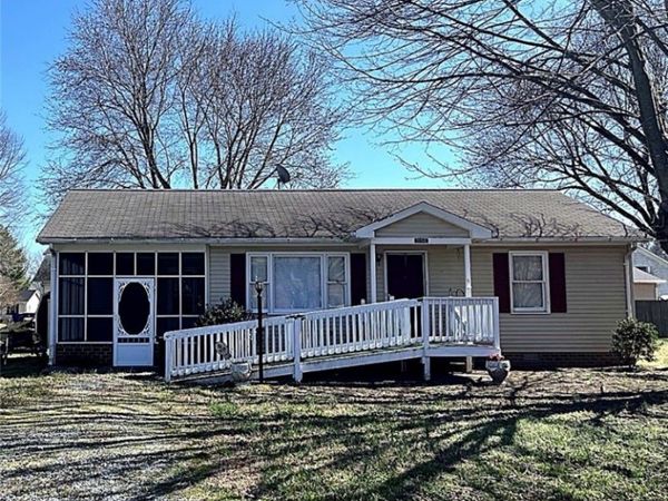 1134 Tanyard Drive, Tappahannock, VA 22560