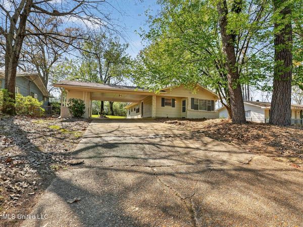 3085 Bienville Drive, Jackson, MS 39212