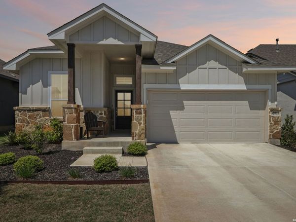 1935 Scare Crow, New Braunfels, TX 78130