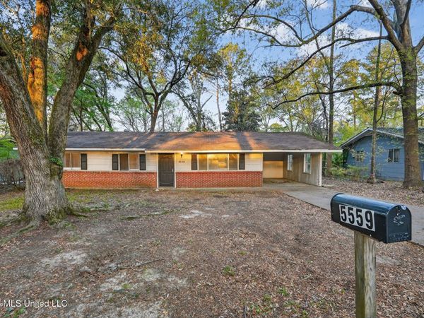 5559 Queen Mary Lane, Jackson, MS 39209