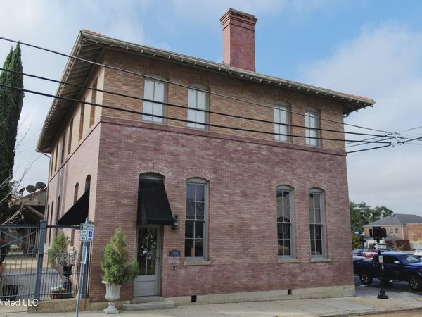 200 State Street, Natchez, MS 39120