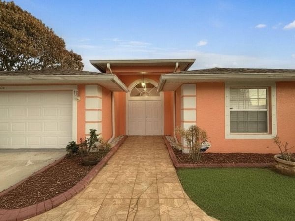 430 SE Thanksgiving Avenue, Port St. Lucie, FL 34984