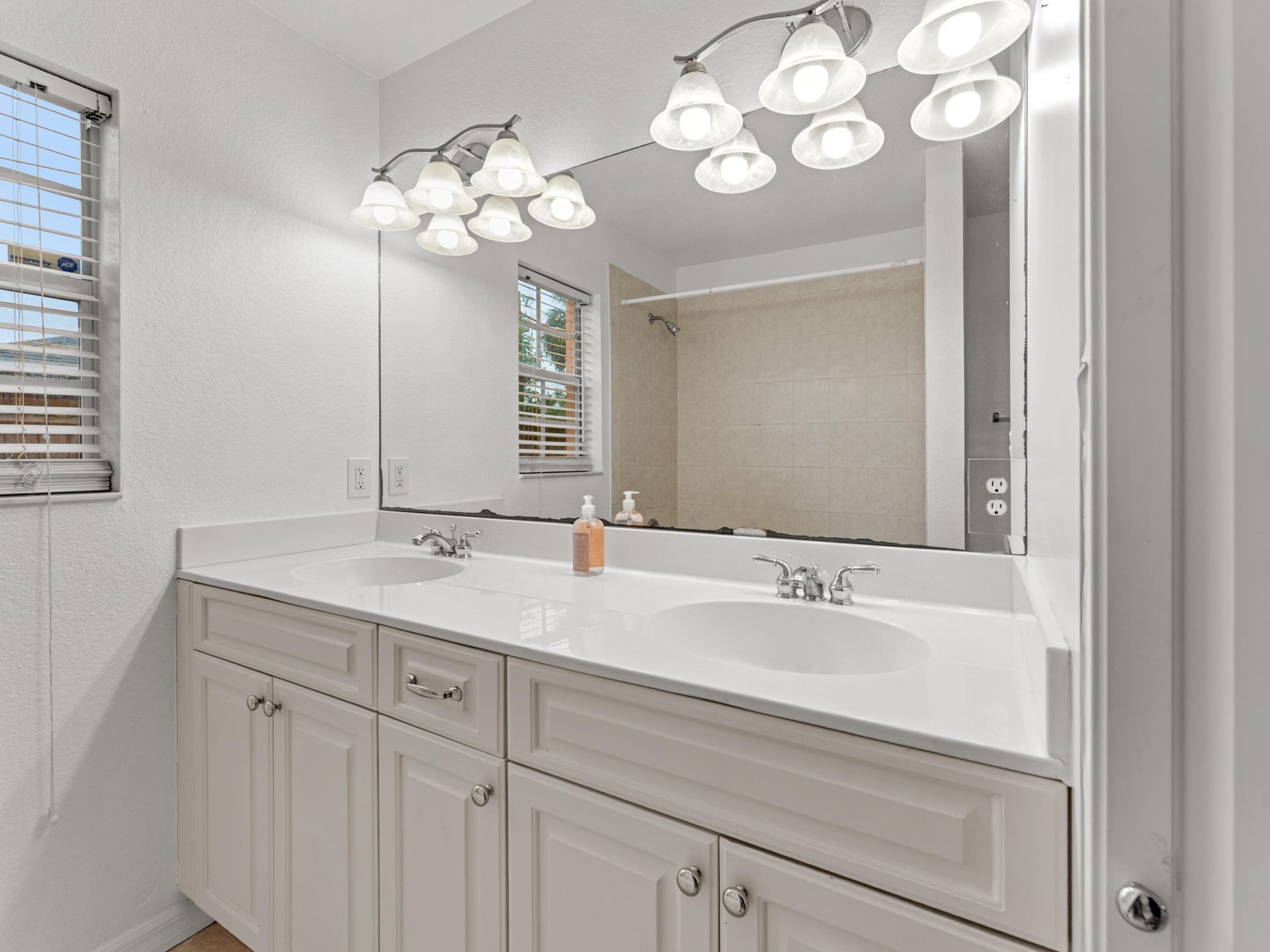 430 SE Thanksgiving Avenue, Port Saint Lucie, FL 34984 Photo