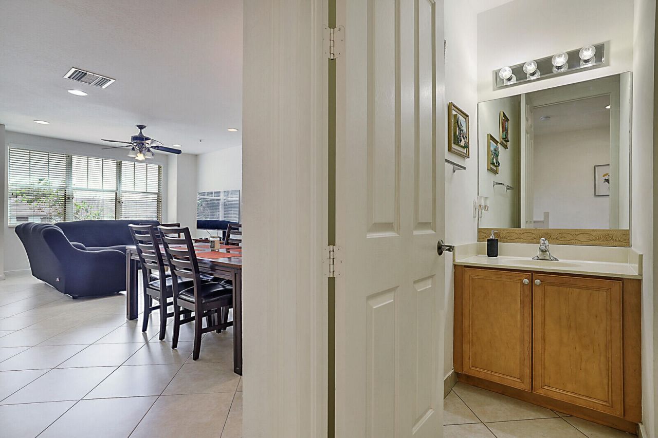540 Amador Lane, Unit 3, West Palm Beach, FL 33401 Photo