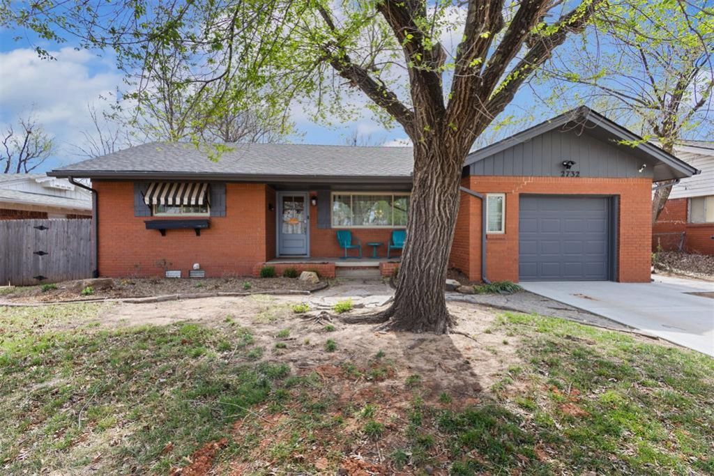 2732 Ridgeview Drive, The Village, OK 73120 Main Photo