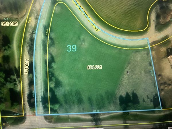 3375 Fall Meadows Circle , Valparaiso, IN 46385