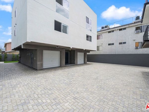 7306 Independence Avenue, Canoga Park, CA 91303