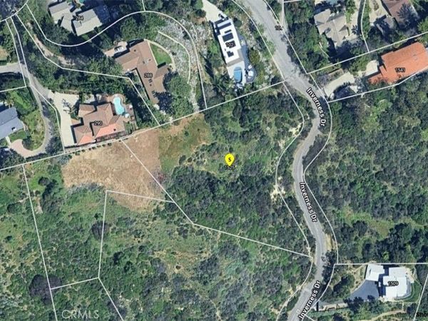 1525 Inverness Drive, Pasadena, CA 91103