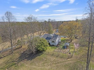 4941/4939 RICHMOND RD, Keswick, VA 22947