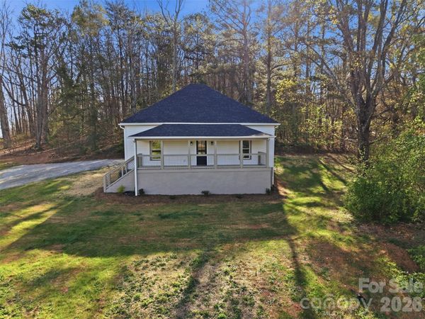 600 Linneys Mountain Road , Taylorsville, NC 28681
