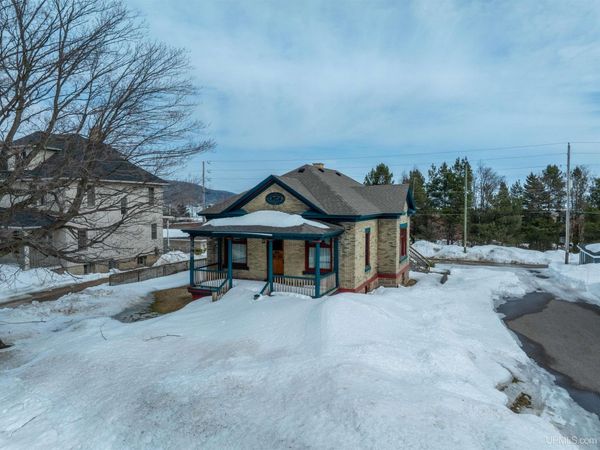 220 W Munising Avenue, Munising, MI 49862