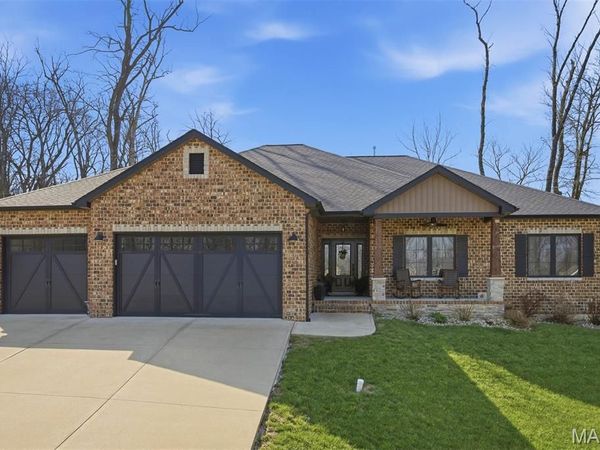 135 Independence Drive , Highland, IL 62249