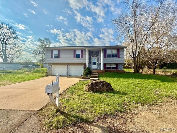 3 Bradley Court , Desloge, MO 63601