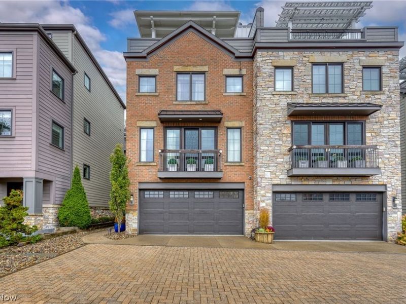 42 W Orange Street , Chagrin Falls, OH 44022 Photo 1