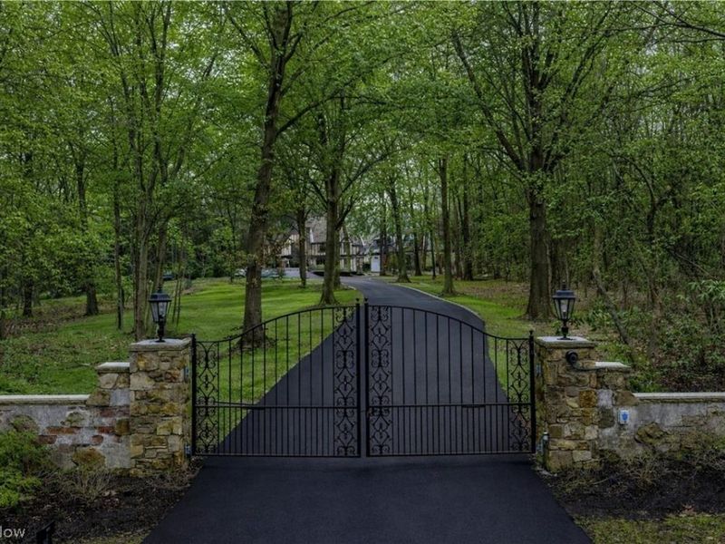 7600 Twin Lakes Trail , Russell, OH 44022 Photo 2