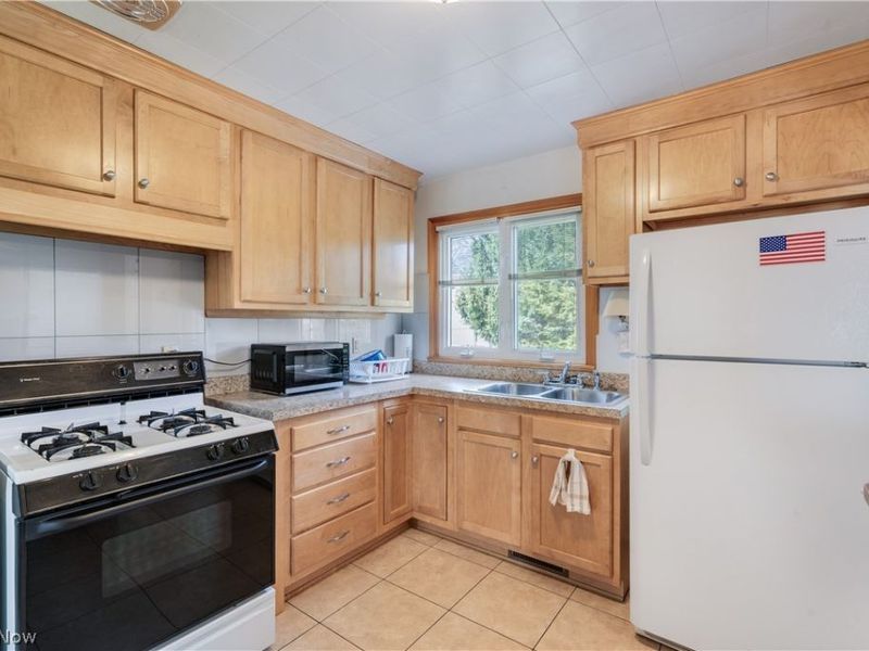 4234 Selkirk Avenue , Austintown, OH 44511 Photo 17