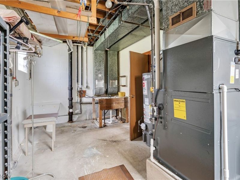 4234 Selkirk Avenue , Austintown, OH 44511 Photo 34