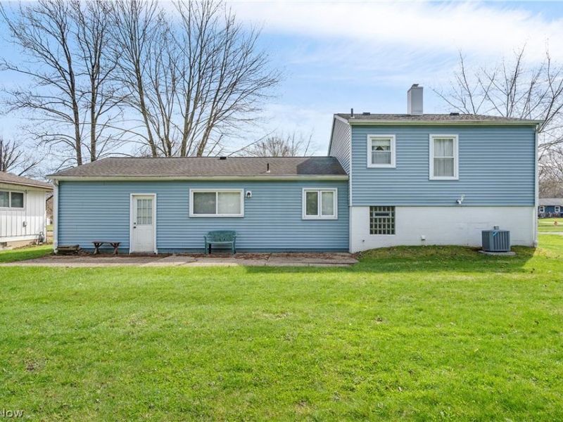 4234 Selkirk Avenue , Austintown, OH 44511 Photo 5