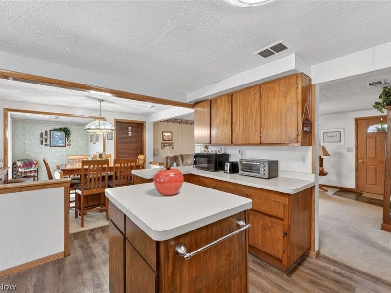 9239 Lakeside Drive , Streetsboro, OH 44241 Photo 6