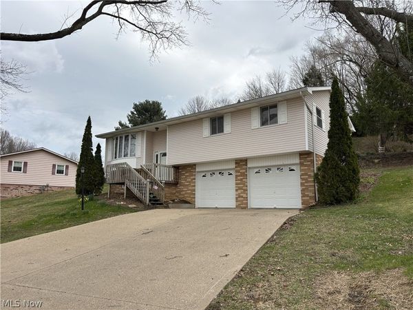 453 Springbrook Drive SW, New Philadelphia, OH 44663