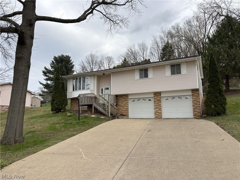 453 Springbrook Drive SW, New Philadelphia, OH 44663 Photo 3