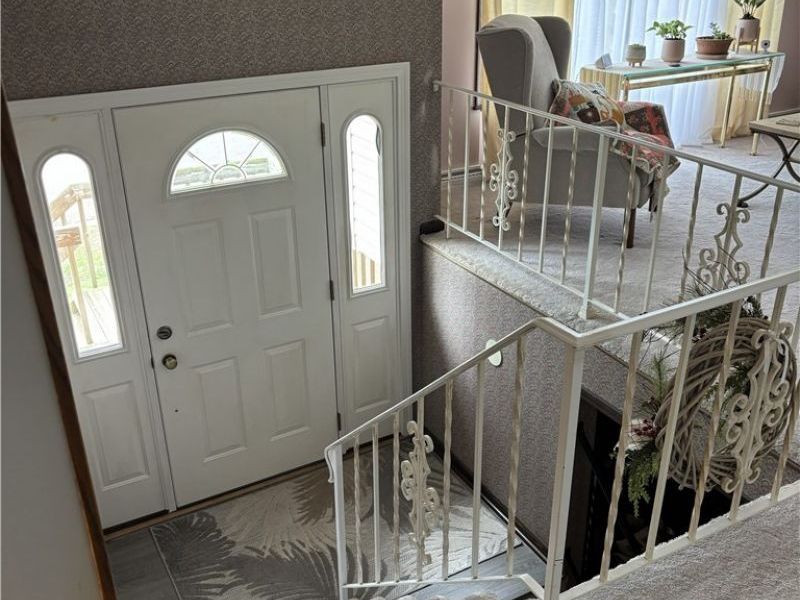 453 Springbrook Drive SW, New Philadelphia, OH 44663 Photo 4