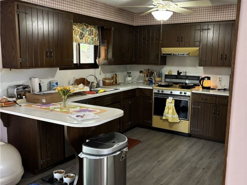 453 Springbrook Drive SW, New Philadelphia, OH 44663 Photo 8