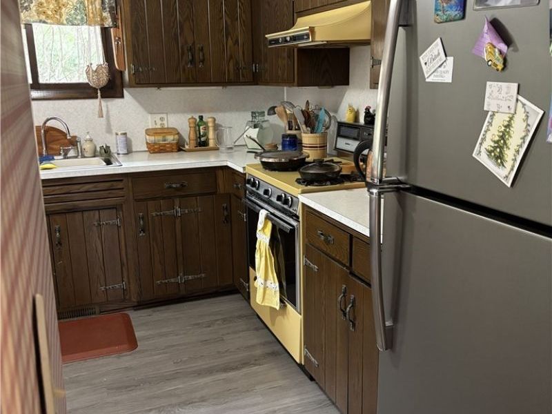 453 Springbrook Drive SW, New Philadelphia, OH 44663 Photo 9