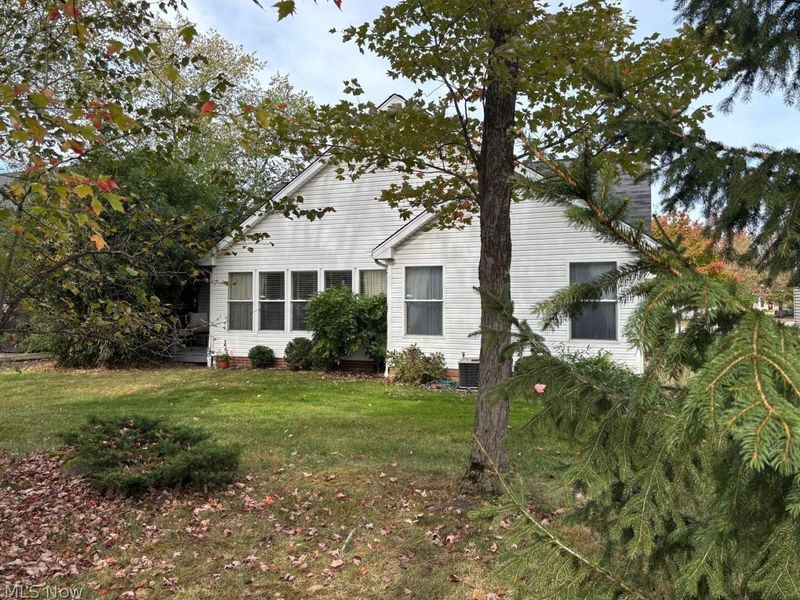 12193 Nutmeg Lane , North Royalton, OH 44133 Photo 2