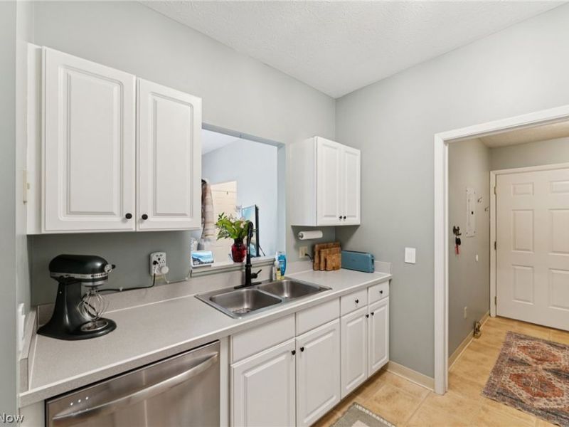 7137 Village Drive , Mentor, OH 44060 Photo 16