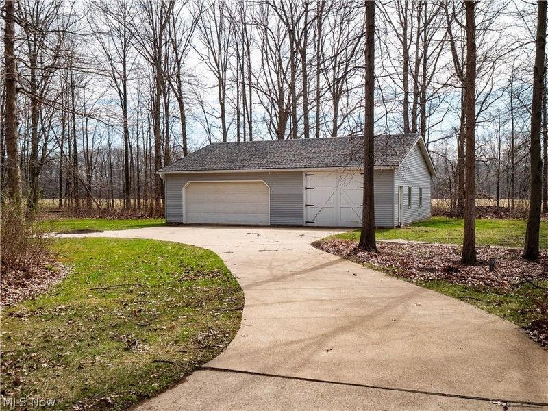 38265 Flint Ridge Drive , Grafton, OH 44044 Photo 6