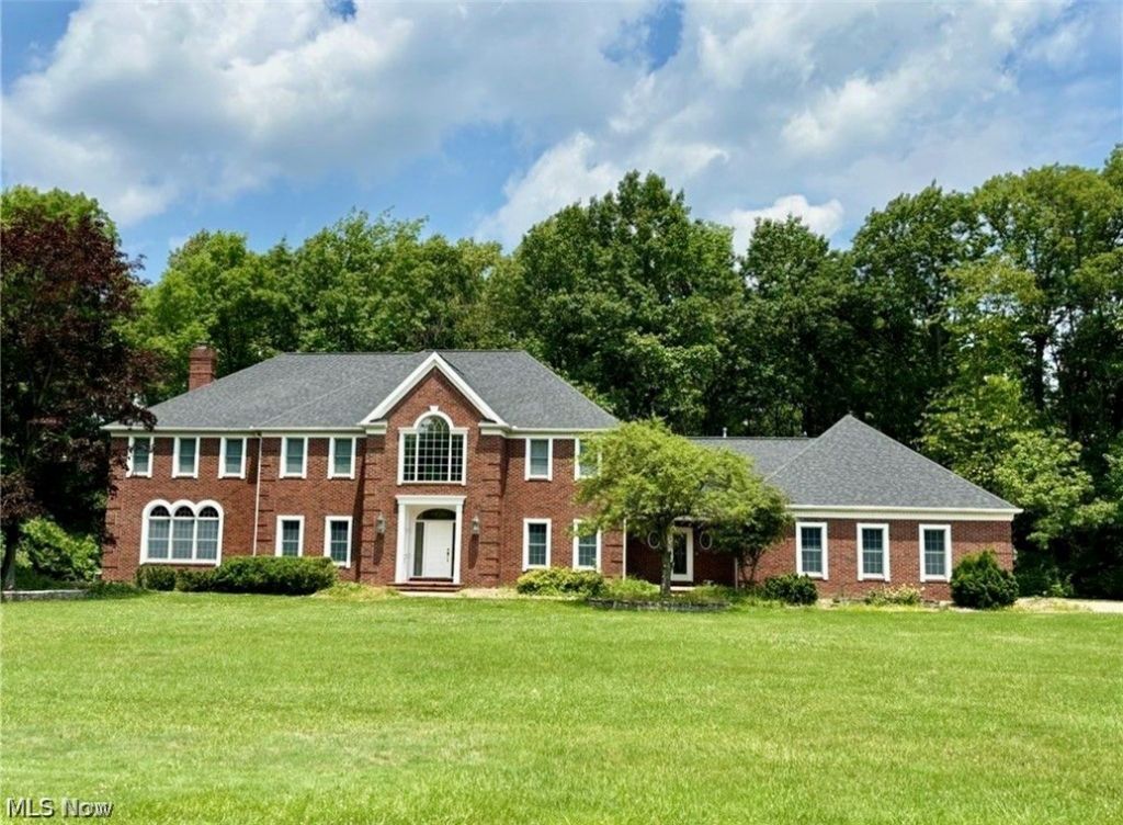 4641 N Ridge Drive, Akron, OH 44333