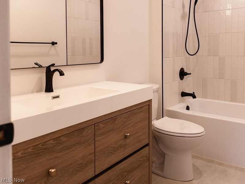 4641 N Ridge Drive, Akron, OH 44333 Photo 25