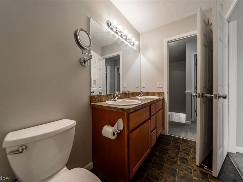 4082 W 226th Street , Fairview Park, OH 44126 Photo 16