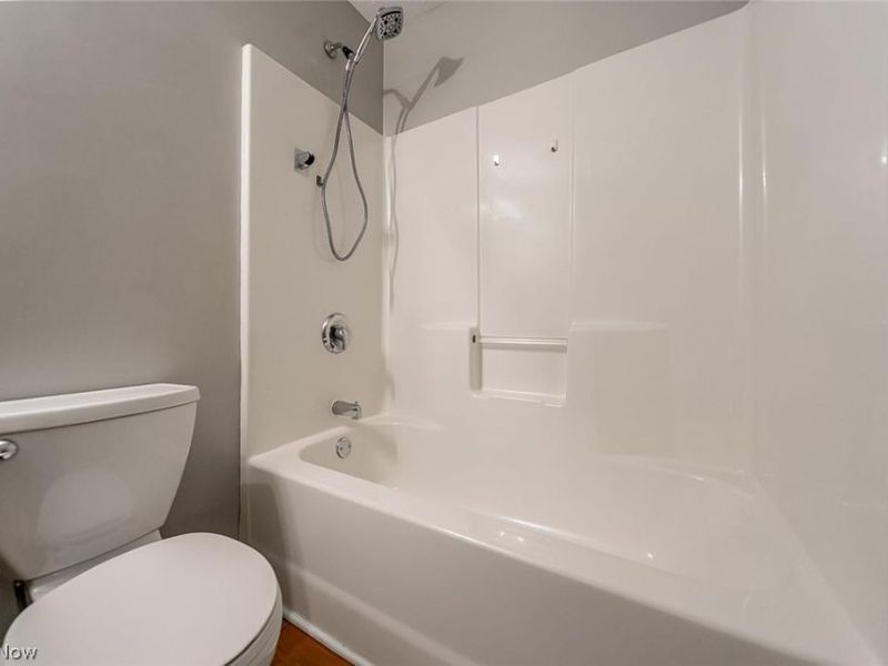 4082 W 226th Street , Fairview Park, OH 44126 Photo 23